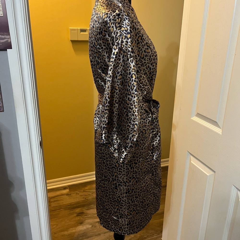 Source Unknown Animal Print Satin Robe - Picture 4 of 5